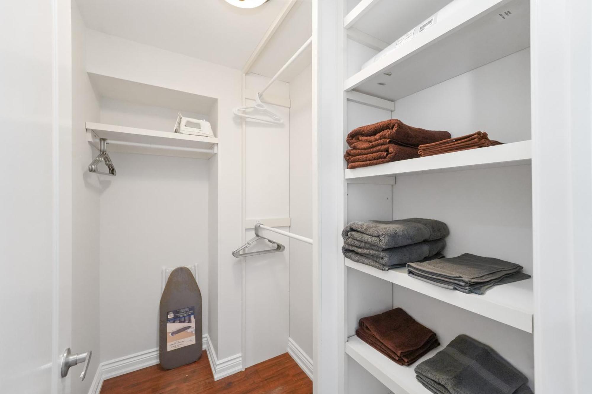 Cozy Lovely Ravine Facing Suite. Mississauga Ngoại thất bức ảnh