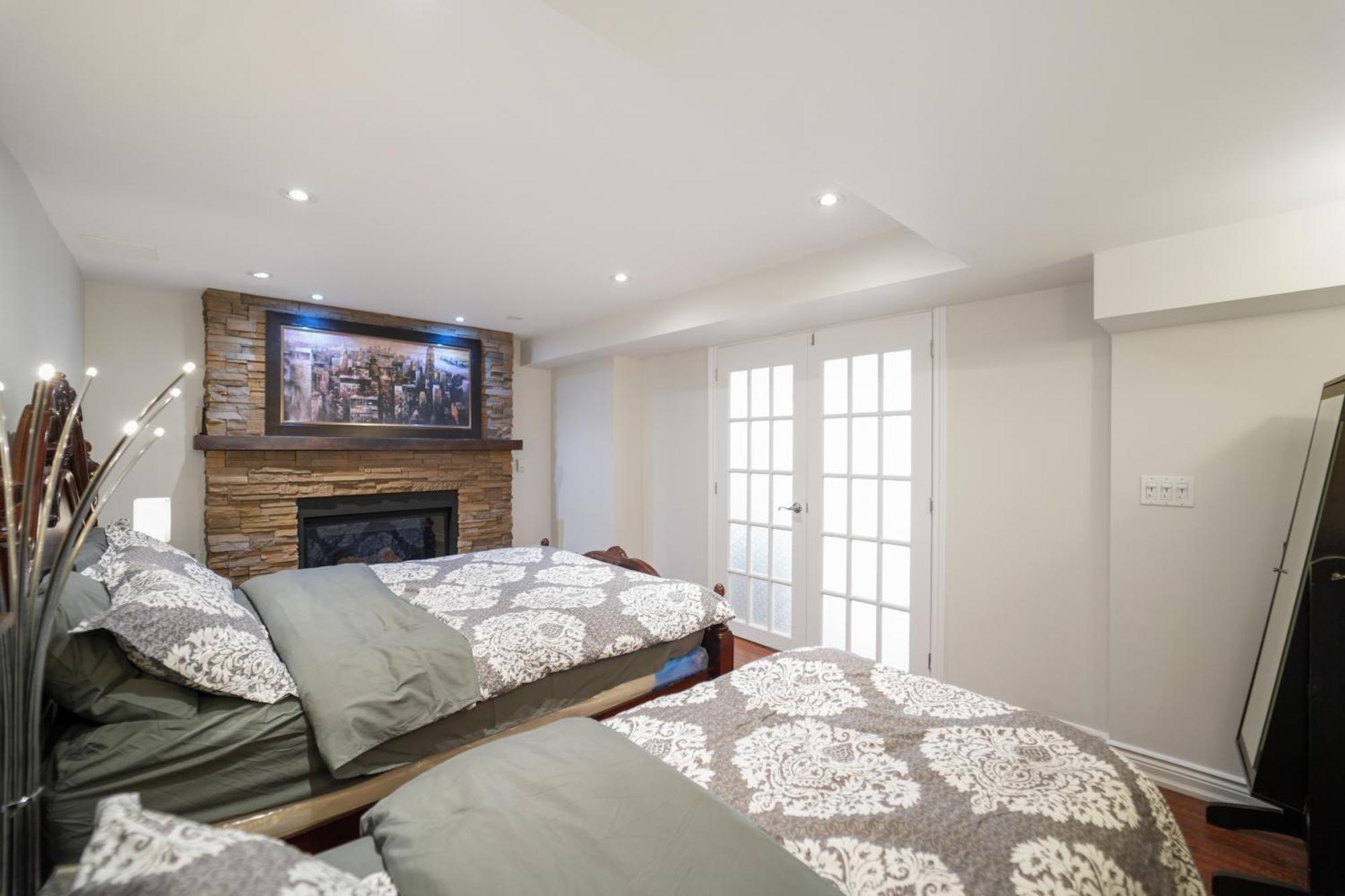 Cozy Lovely Ravine Facing Suite. Mississauga Ngoại thất bức ảnh