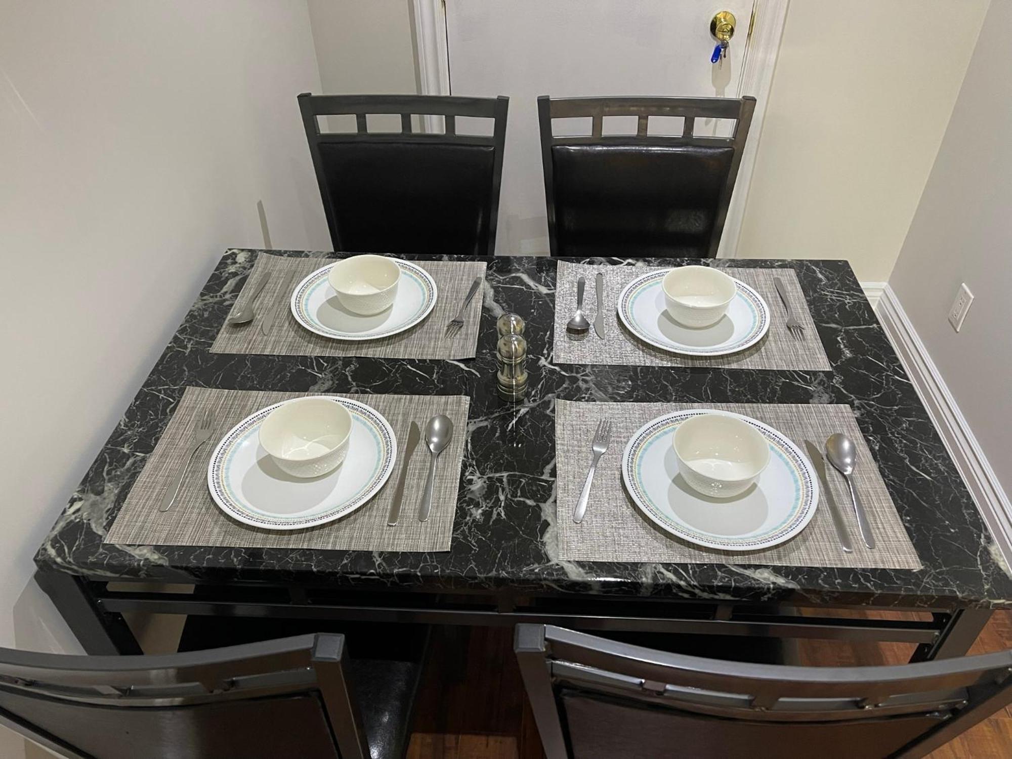 Cozy Lovely Ravine Facing Suite. Mississauga Ngoại thất bức ảnh